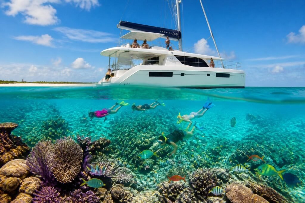découvrez une aventure marine inoubliable à cozumel avec notre excursion en catamaran snorkeling. explorez les récifs coralliens, nagez parmi les poissons tropicaux et profitez d'une journée exceptionnelle en mer.