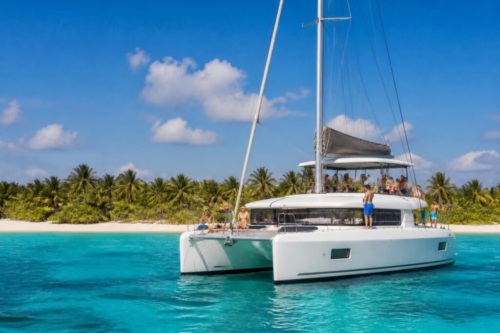 partez à l'aventure et explorez la riviera maya lors d'une excursion en catamaran inoubliable, alliant détente, paysages paradisiaques et découvertes uniques.