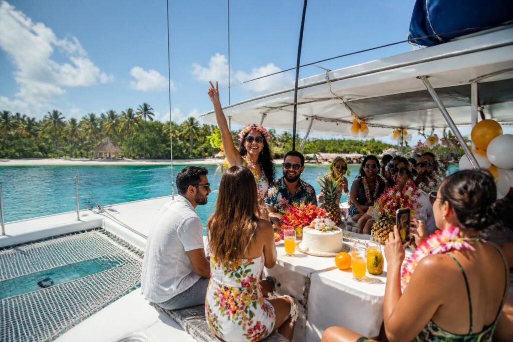 découvrez comment organiser un anniversaire inoubliable en catamaran à cozumel, alliant fête festive, paysages paradisiaques et moments mémorables en mer.