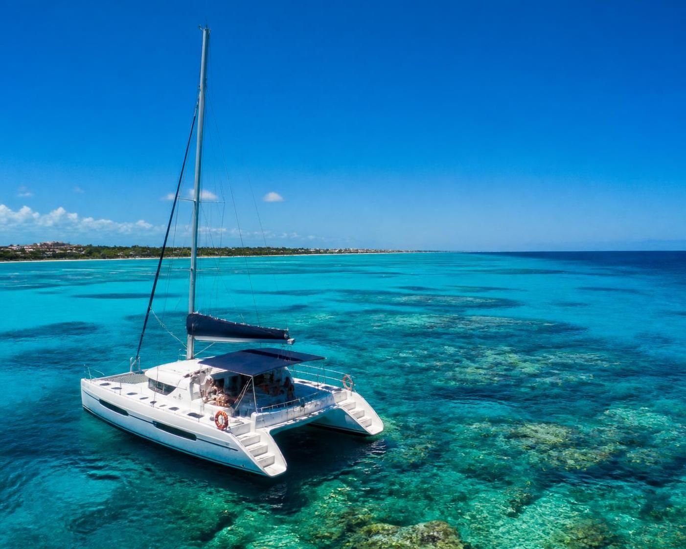 découvrez une aventure exclusive en catamaran privatif à cozumel, profitez du confort et de paysages paradisiaques pour une expérience inoubliable en mer.