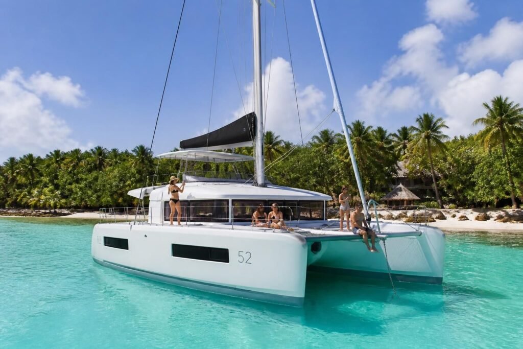 découvrez une expérience exclusive en catamaran privatif à cozumel et profitez d'une escapade inoubliable entre eau turquoise et paysages paradisiaques.