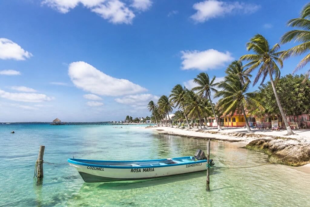 découvrez pourquoi la basse saison à cozumel est idéale pour voyager : profitez de plages tranquilles, de tarifs avantageux et d'une expérience authentique loin des foules.